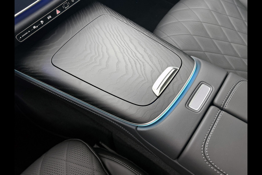 Mercedes-Benz E-Klasse 300 e Business Solution AMG | Premium pakket | Winterpakket | Nightpakket | Leder pakket | USB–pakket Plus | Trekhaak | Panoramaschuifdak | 360° camera | Burmester® 4D surround sound | GUARD 360° | 20-inch multispaaks AMG velgen |