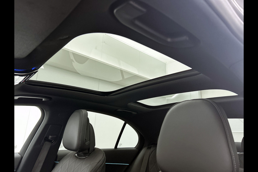 Mercedes-Benz E-Klasse 300 e Business Solution AMG | Premium pakket | Winterpakket | Nightpakket | Leder pakket | USB–pakket Plus | Trekhaak | Panoramaschuifdak | 360° camera | Burmester® 4D surround sound | GUARD 360° | 20-inch multispaaks AMG velgen |