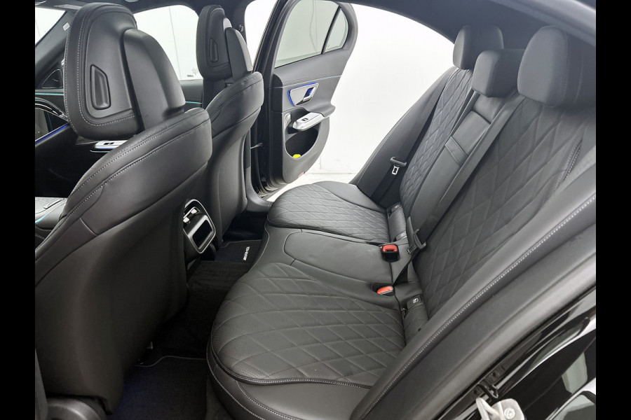 Mercedes-Benz E-Klasse 300 e Business Solution AMG | Premium pakket | Winterpakket | Nightpakket | Leder pakket | USB–pakket Plus | Trekhaak | Panoramaschuifdak | 360° camera | Burmester® 4D surround sound | GUARD 360° | 20-inch multispaaks AMG velgen |