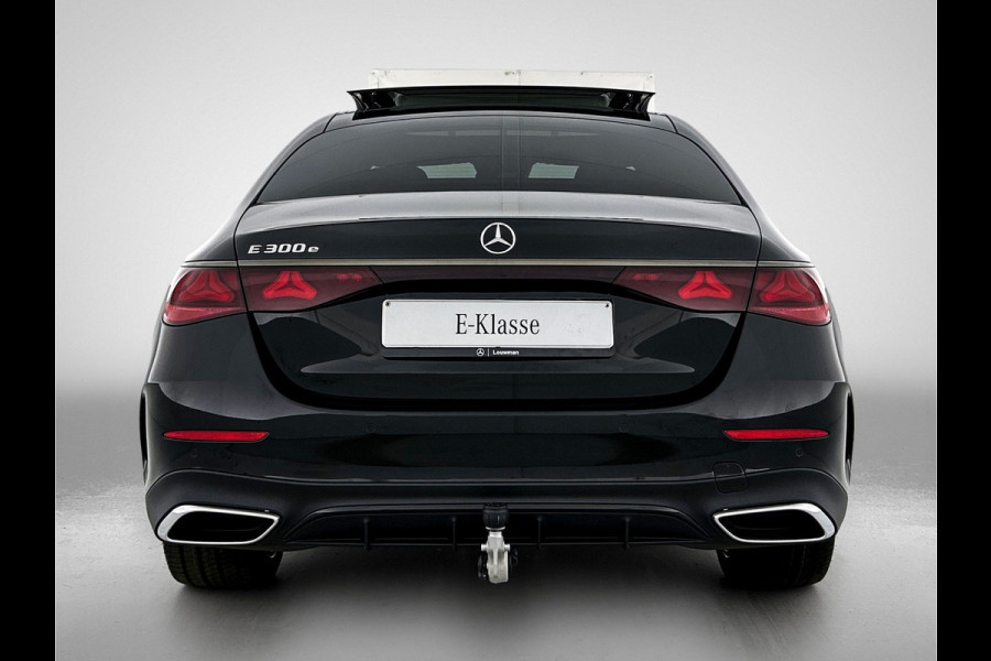 Mercedes-Benz E-Klasse 300 e Business Solution AMG | Premium pakket | Winterpakket | Nightpakket | Leder pakket | USB–pakket Plus | Trekhaak | Panoramaschuifdak | 360° camera | Burmester® 4D surround sound | GUARD 360° | 20-inch multispaaks AMG velgen |