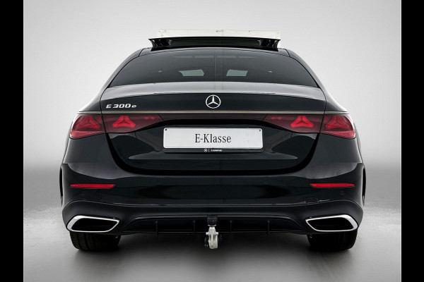 Mercedes-Benz E-Klasse 300 e Business Solution AMG | Premium pakket | Winterpakket | Nightpakket | Leder pakket | USB–pakket Plus | Trekhaak | Panoramaschuifdak | 360° camera | Burmester® 4D surround sound | GUARD 360° | 20-inch multispaaks AMG velgen |