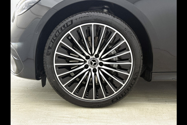 Mercedes-Benz E-Klasse 300 e Business Solution AMG | Premium pakket | Winterpakket | Nightpakket | Leder pakket | USB–pakket Plus | Trekhaak | Panoramaschuifdak | 360° camera | Burmester® 4D surround sound | GUARD 360° | 20-inch multispaaks AMG velgen |
