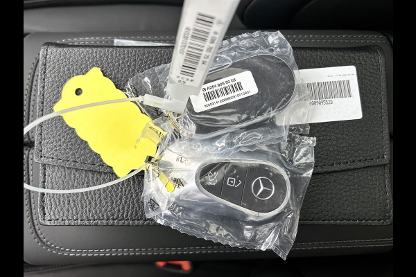 Mercedes-Benz E-Klasse 300 e Business Solution AMG | Premium pakket | Winterpakket | Nightpakket | Leder pakket | USB–pakket Plus | Trekhaak | Panoramaschuifdak | 360° camera | Burmester® 4D surround sound | GUARD 360° | 20-inch multispaaks AMG velgen |