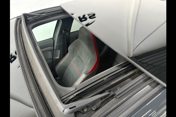 Volkswagen Golf 2.0 GTI Clubsport Pano, Side Assist, Carplay