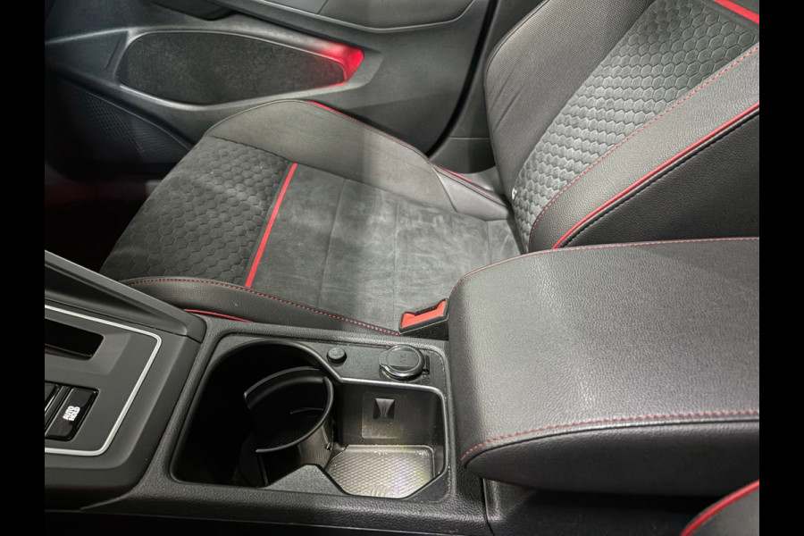 Volkswagen Golf 2.0 GTI Clubsport Pano, Side Assist, Carplay