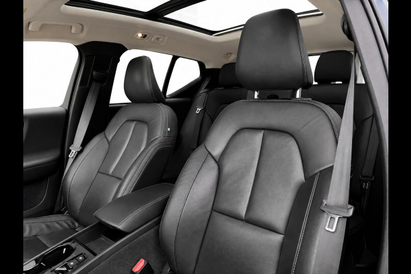 Volvo XC40 1.5 T4 Plug-in hybrid | Pano | Trekhaak | Leer | 360 Camera | Harman Kardon | Stuurwiel + achterbank verwarmd