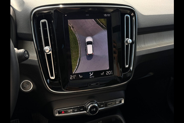 Volvo XC40 1.5 T4 Plug-in hybrid | Pano | Trekhaak | Leer | 360 Camera | Harman Kardon | Stuurwiel + achterbank verwarmd