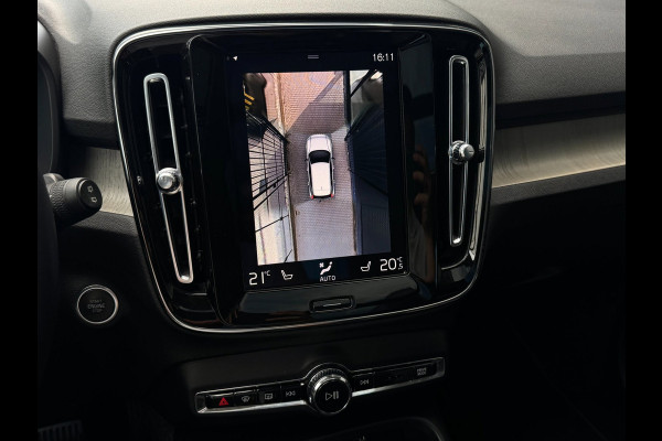 Volvo XC40 1.5 T4 Plug-in hybrid | Pano | Trekhaak | Leer | 360 Camera | Harman Kardon | Stuurwiel + achterbank verwarmd
