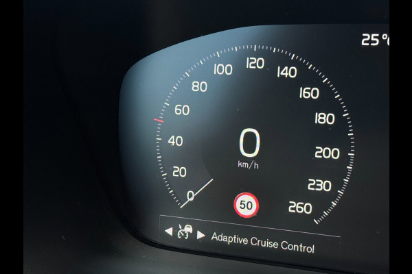 Volvo XC40 1.5 T4 Plug-in hybrid | Pano | Trekhaak | Leer | 360 Camera | Harman Kardon | Stuurwiel + achterbank verwarmd