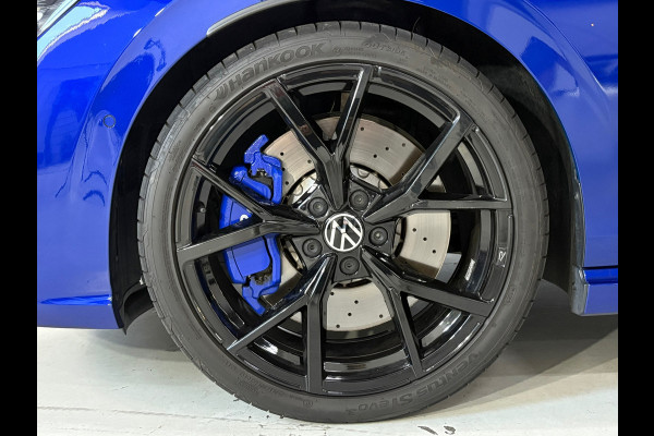 Volkswagen Golf 2.0 TSI R 4Motion, Pano, Akra, HK Audio, HUD