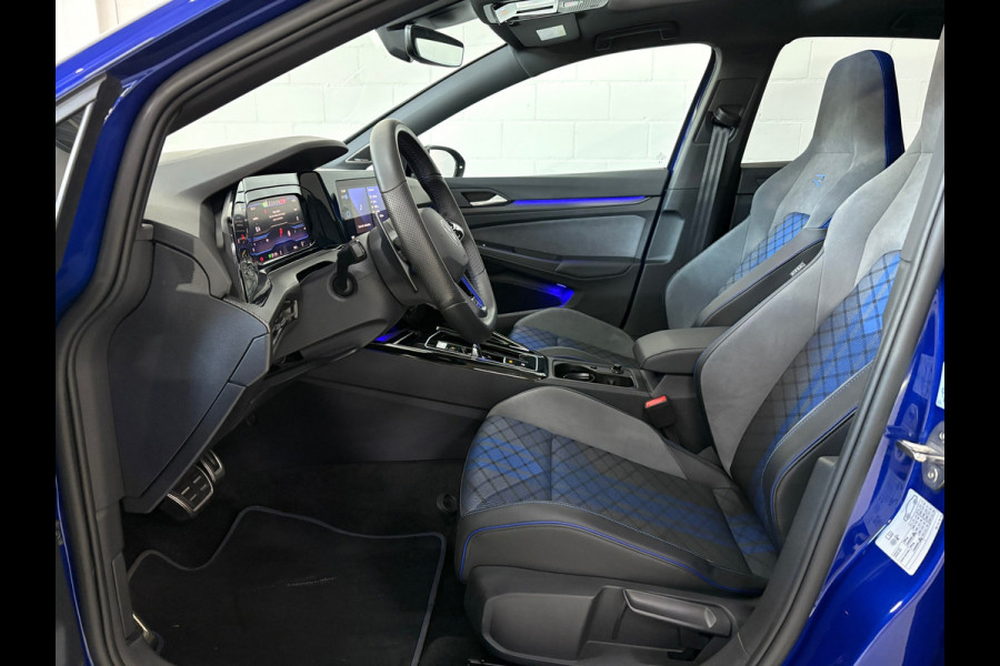 Volkswagen Golf 2.0 TSI R 4Motion, Pano, Akra, HK Audio, HUD