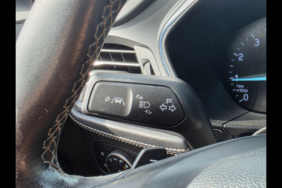 Ford Focus 1.5 EcoBoost Vignale | PANO | LEDER | TREKHAAK | HEAD UP