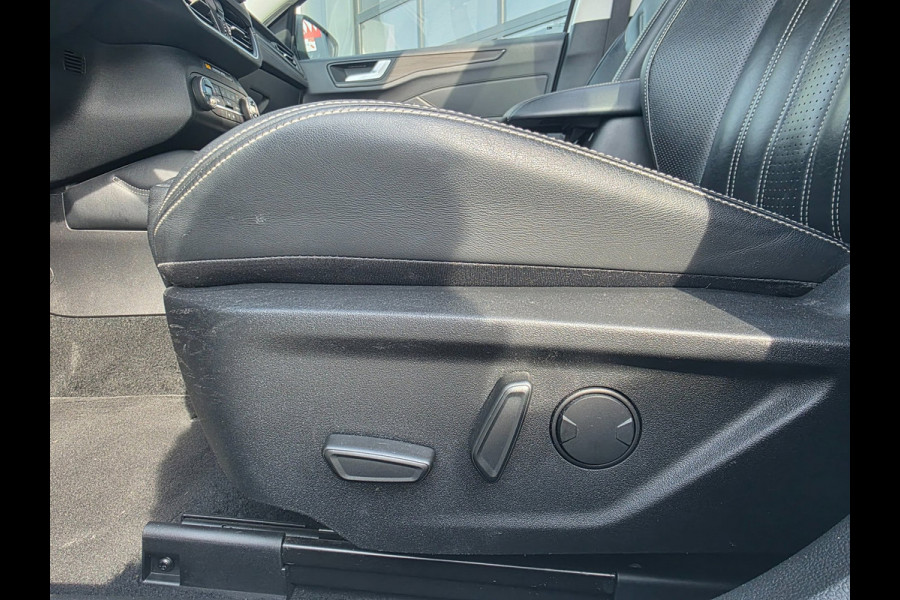 Ford Focus 1.5 EcoBoost Vignale | PANO | LEDER | TREKHAAK | HEAD UP
