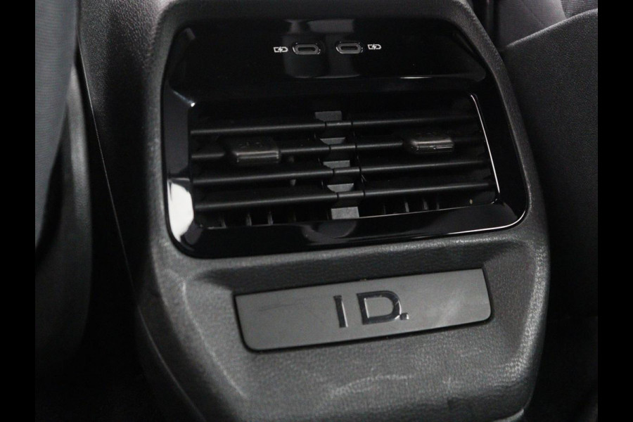 Volkswagen ID.4 Pro 77 kWh | SOH 95,4% | Adaptive cruise | Lane assist | Stuur/stoelverwarming | Climate control | Sfeerverlichting | Caplay | Park assist | 20" velgen