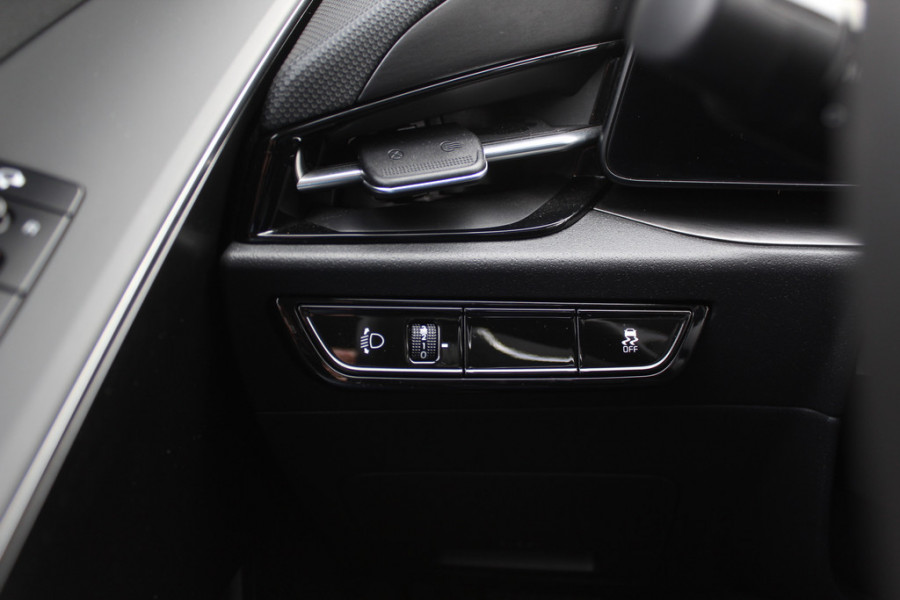 Kia Niro EV DynamicLine 64.8 kWh / Camera / Half leder / Keyless / 17'' / Apple CarPlay / DAB / ACC / Virtual Cockpit