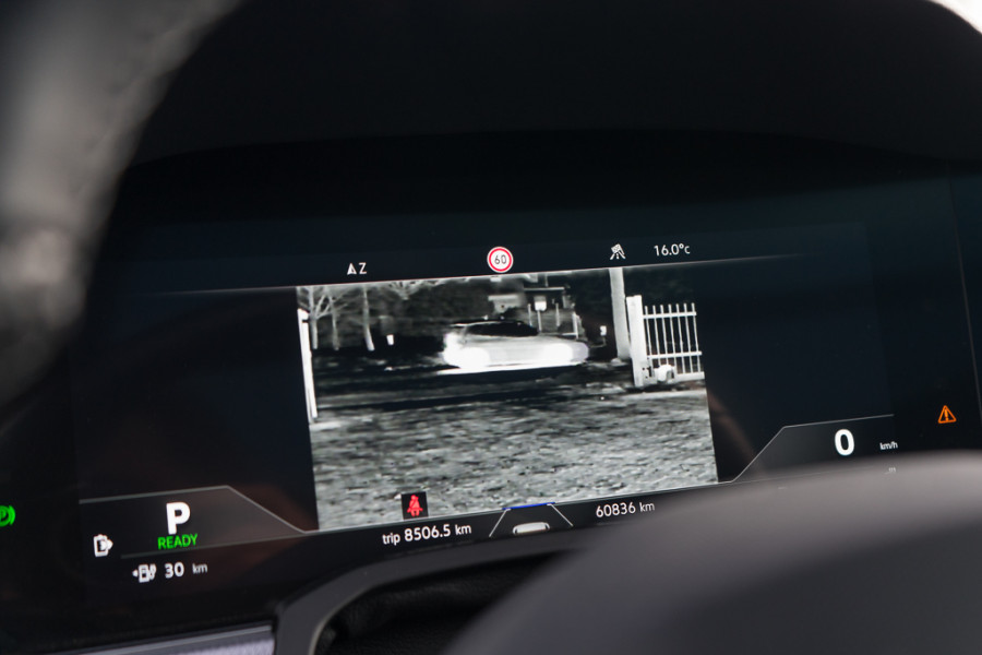 Volkswagen Touareg 3.0 TSI 4MOTION R / Dynaudio/ Trekhaak/ Panoramadak/ 360 Topview