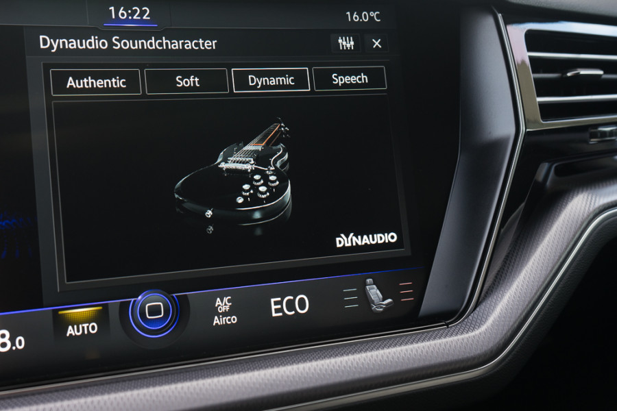 Volkswagen Touareg 3.0 TSI 4MOTION R / Dynaudio/ Trekhaak/ Panoramadak/ 360 Topview