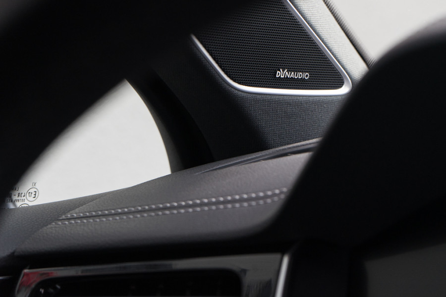 Volkswagen Touareg 3.0 TSI 4MOTION R / Dynaudio/ Trekhaak/ Panoramadak/ 360 Topview