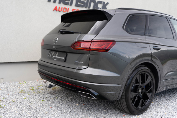 Volkswagen Touareg 3.0 TSI 4MOTION R / Dynaudio/ Trekhaak/ Panoramadak/ 360 Topview