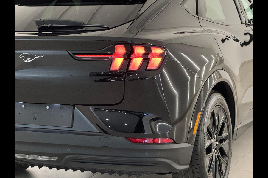 Ford Mustang Mach-E Extended Premium RWD 88 kWh