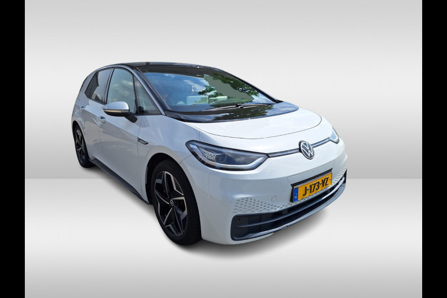 Volkswagen ID.3 First Plus 58 kWh / Camera / Keyless / Matrix LED / Interieurvoorverwarming / 19'' / DAB / Navigatie / Stoel+Stuurverwarming / ACC