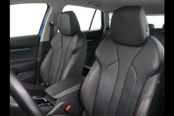 Škoda Enyaq iV 60 | SOH 90,7% | Leder | Stoelverwarming | Head-up | Climate control | Navigatie | Carplay | Sfeerverlichting | Camera | Park assist | EV