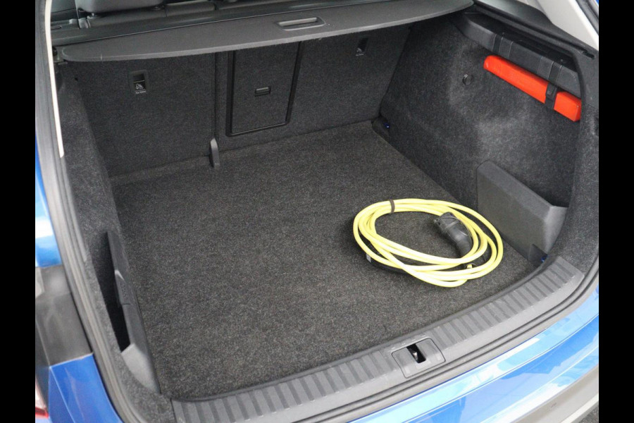 Škoda Enyaq iV 60 | SOH 90,7% | Leder | Stoelverwarming | Head-up | Climate control | Navigatie | Carplay | Sfeerverlichting | Camera | Park assist | EV