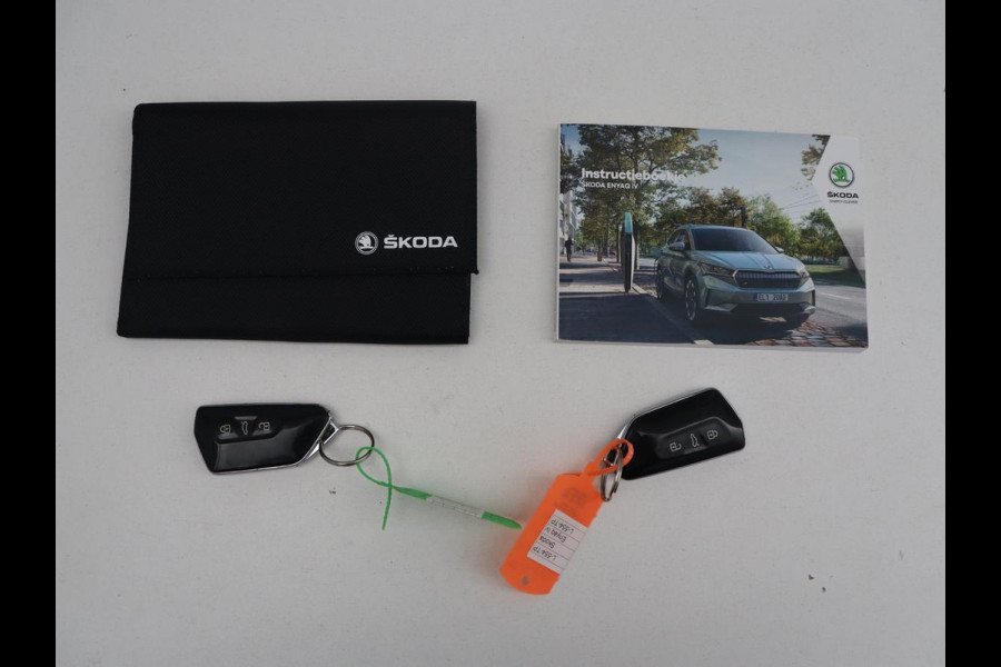 Škoda Enyaq iV 60 | SOH 90,7% | Leder | Stoelverwarming | Head-up | Climate control | Navigatie | Carplay | Sfeerverlichting | Camera | Park assist | EV