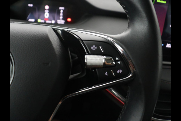 Škoda Enyaq iV 60 | SOH 90,7% | Leder | Stoelverwarming | Head-up | Climate control | Navigatie | Carplay | Sfeerverlichting | Camera | Park assist | EV