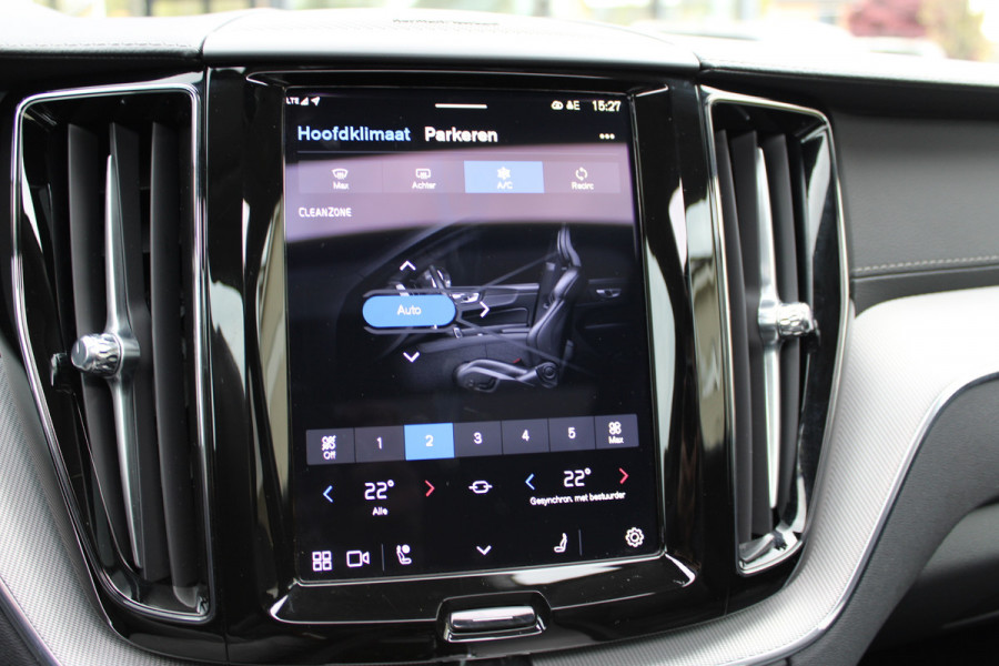 Volvo XC60 2.0 T8 Plug-in hybrid AWD Ultra Dark | Head-Up | Panoramadak | Leder | H&K | BLIS
