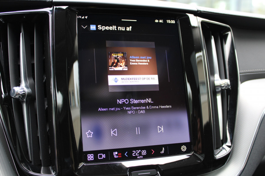 Volvo XC60 2.0 T8 Plug-in hybrid AWD Ultra Dark | Head-Up | Panoramadak | Leder | H&K | BLIS