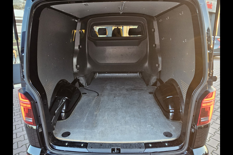 Volkswagen Transporter 2.0 TDI 150PK 4MOTION DSG L2H1 Dubbele cabine | LED | Cruise | Camera | PDC | Marge | Standkachel | App-connect | 4X4 |