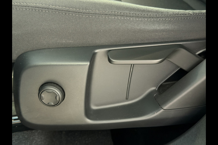 Volvo XC40 1.5 T4 Recharge Inscription|El.Trekhaak|Stuurverw|Keyless