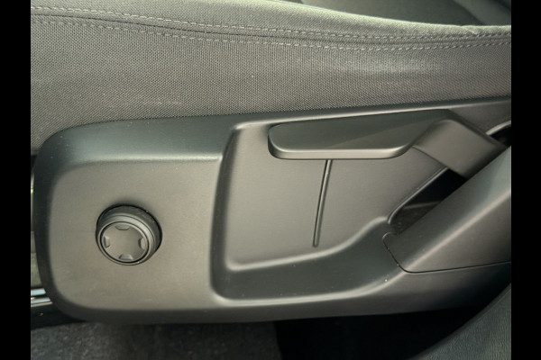Volvo XC40 1.5 T4 Recharge Inscription|El.Trekhaak|Stuurverw|Keyless