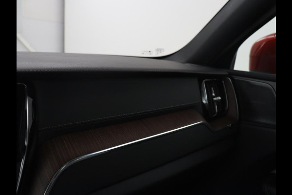 Volvo XC60 2.0 T6 Plug-in hybrid AWD Inscription Exclusive | SOH 91,3% | Panoramadak | Memory | Adaptive cruise | Stuur/stoelverwarming | Carplay | Harman/Kardon | 360 camera | Trekhaak