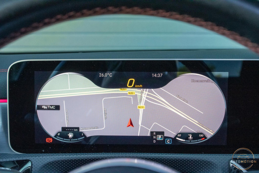 Mercedes-Benz CLA-Klasse 180 Business Solution AMG PANO CAMERA HUD LED STOELVERWARMING