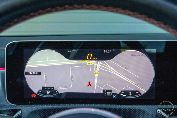 Mercedes-Benz CLA-Klasse 180 Business Solution AMG PANO CAMERA HUD LED STOELVERWARMING