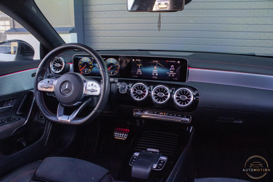 Mercedes-Benz CLA-Klasse 180 Business Solution AMG PANO CAMERA HUD LED STOELVERWARMING