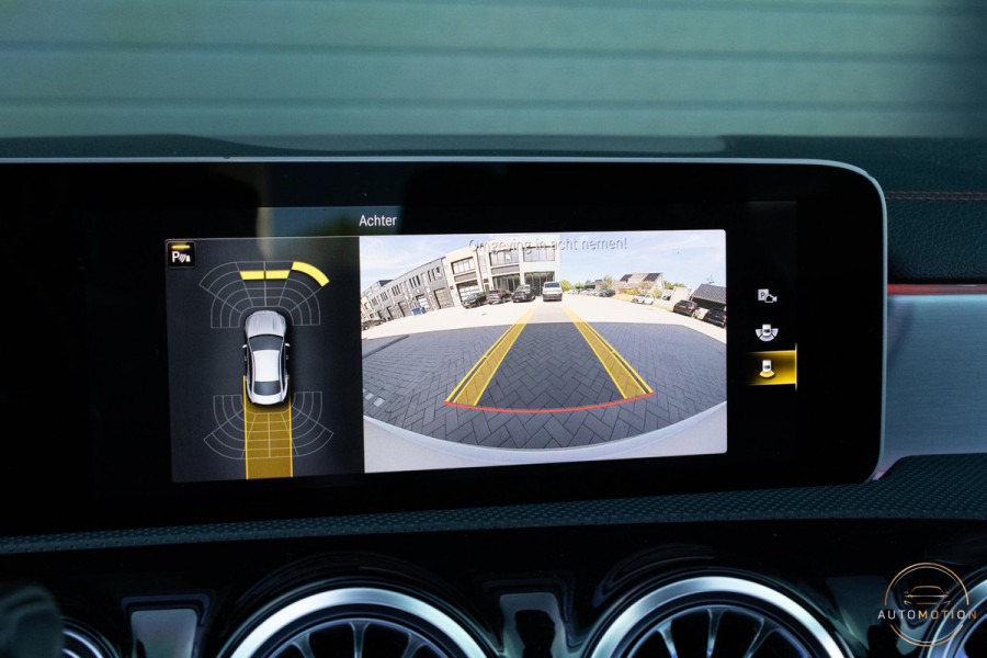 Mercedes-Benz CLA-Klasse 180 Business Solution AMG PANO CAMERA HUD LED STOELVERWARMING