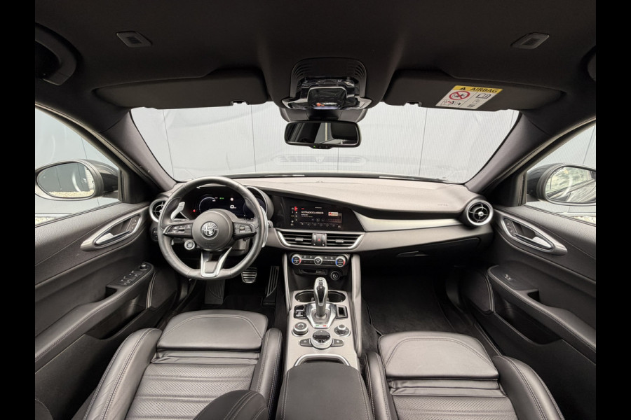 Alfa Romeo Giulia 2.0 T GME AWD Veloce | 19" Velgen | Camera | Navigatie | Stoelverwarming | Apple Carplay/Android Auto | Leder