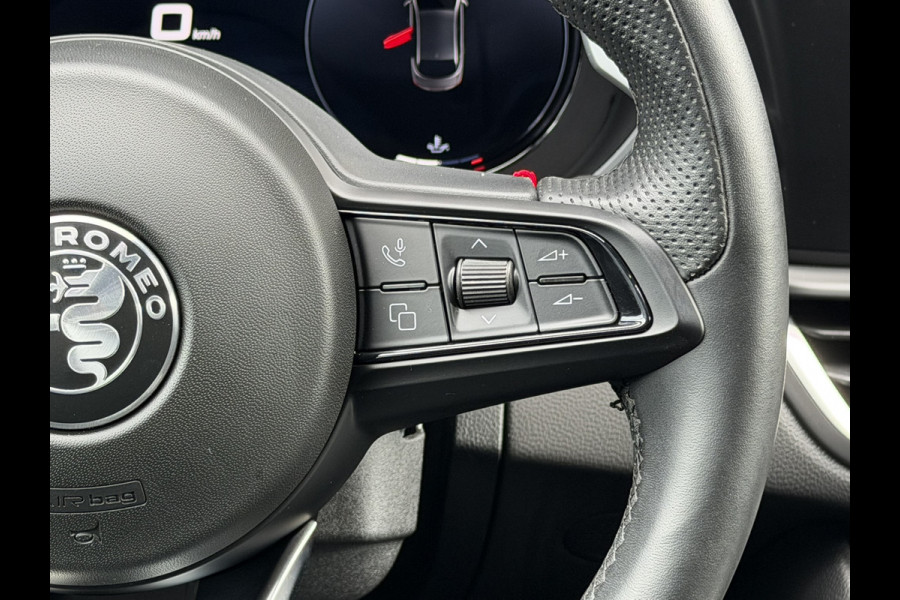 Alfa Romeo Giulia 2.0 T GME AWD Veloce | 19" Velgen | Camera | Navigatie | Stoelverwarming | Apple Carplay/Android Auto | Leder