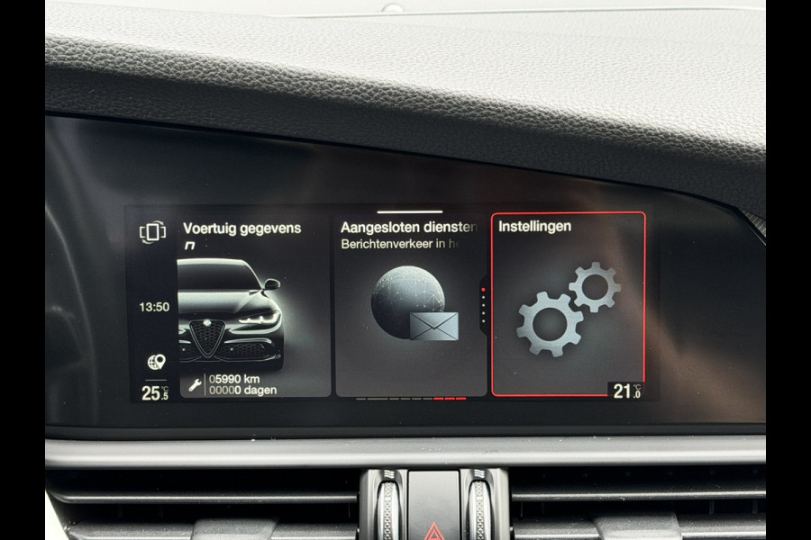 Alfa Romeo Giulia 2.0 T GME AWD Veloce | 19" Velgen | Camera | Navigatie | Stoelverwarming | Apple Carplay/Android Auto | Leder