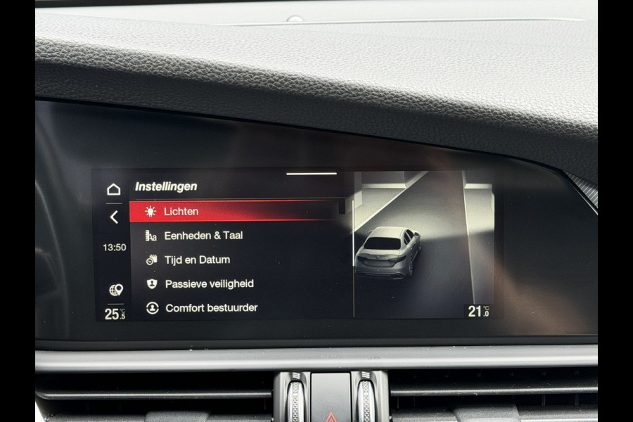 Alfa Romeo Giulia 2.0 T GME AWD Veloce | 19" Velgen | Camera | Navigatie | Stoelverwarming | Apple Carplay/Android Auto | Leder
