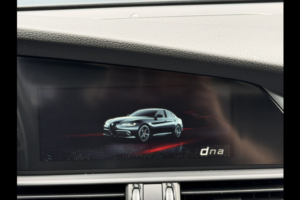 Alfa Romeo Giulia 2.0 T GME AWD Veloce | 19" Velgen | Camera | Navigatie | Stoelverwarming | Apple Carplay/Android Auto | Leder