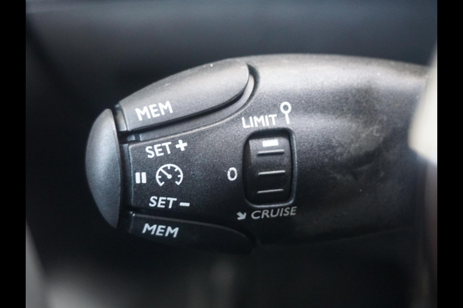 Peugeot 208 1.2 Hybrid 110 e-DCS6 Allure 360 Camera