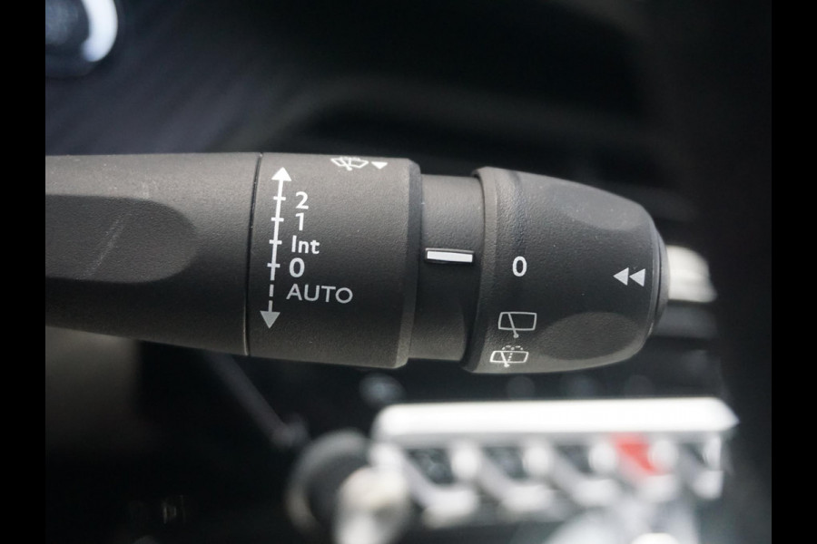 Peugeot 208 1.2 Hybrid 110 e-DCS6 Allure 360 Camera