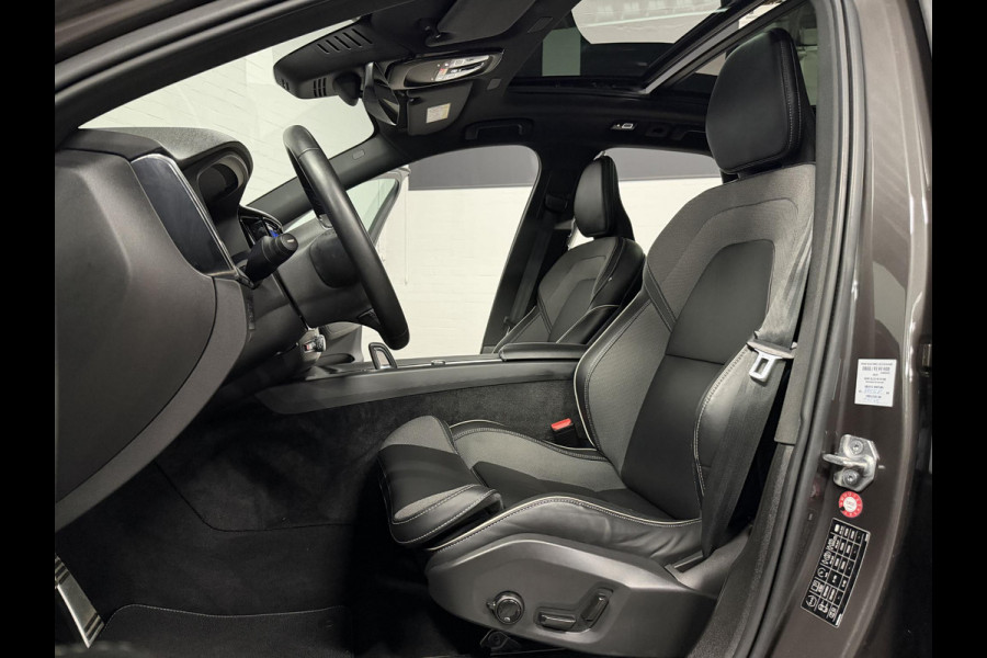Volvo XC60 2.0 T6 Plug-in hybrid AWD Plus Dark Long Range | Open dak | Adapt. cruise | Harman/Kardon | Stuur-/Stoelverwarming | 360 Camera | Google | Keyless | Memory