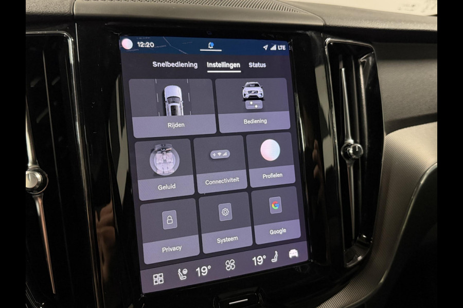 Volvo XC60 2.0 T6 Plug-in hybrid AWD Plus Dark Long Range | Open dak | Adapt. cruise | Harman/Kardon | Stuur-/Stoelverwarming | 360 Camera | Google | Keyless | Memory