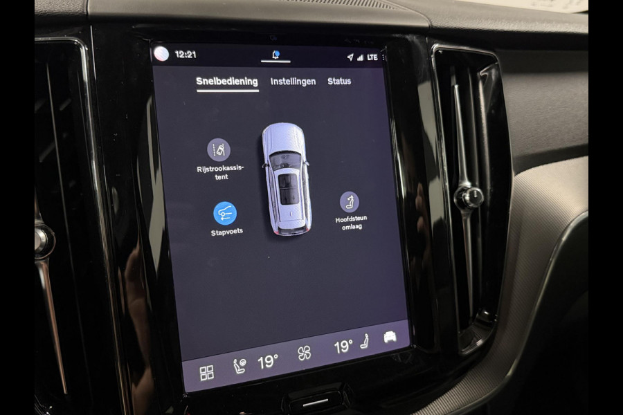 Volvo XC60 2.0 T6 Plug-in hybrid AWD Plus Dark Long Range | Open dak | Adapt. cruise | Harman/Kardon | Stuur-/Stoelverwarming | 360 Camera | Google | Keyless | Memory