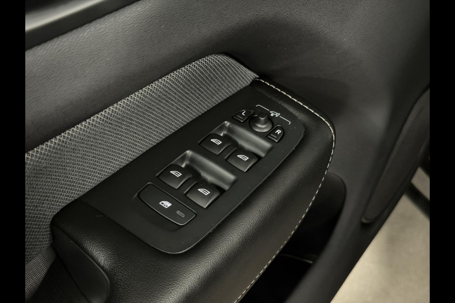 Volvo XC60 2.0 T6 Plug-in hybrid AWD Plus Dark Long Range | Open dak | Adapt. cruise | Harman/Kardon | Stuur-/Stoelverwarming | 360 Camera | Google | Keyless | Memory